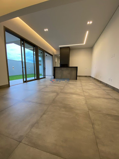 Casa à Venda no Residencial Paris, Sinop: 3 Suítes
