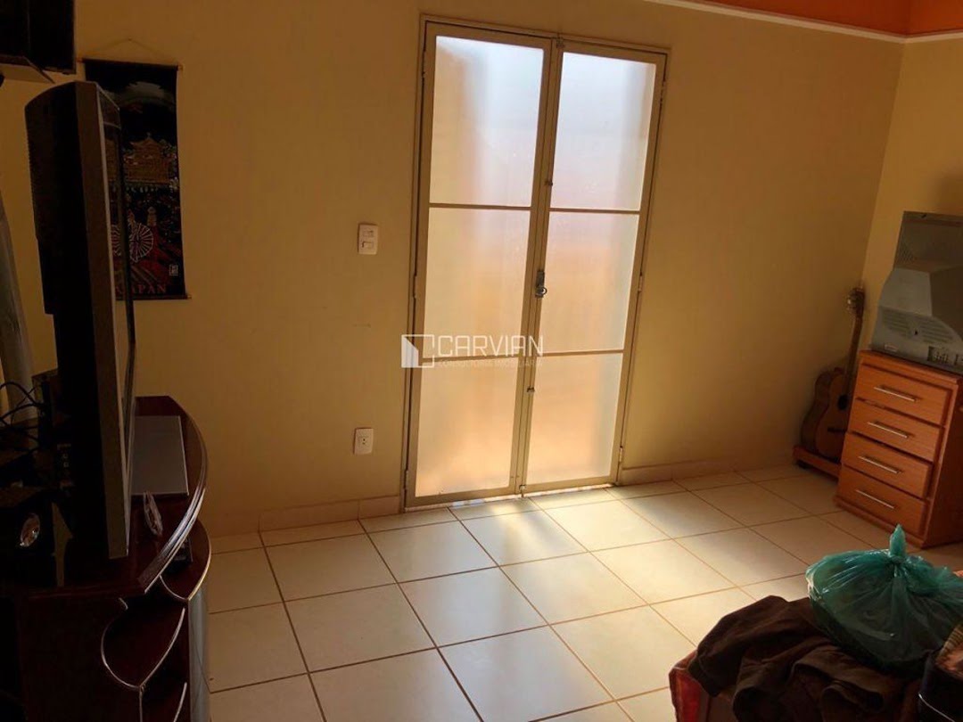 Casa à venda com 4 quartos, 1 suíte, 4 vagas e 335m² no Jardim Califórnia, Ribeirão Preto (SP) — foto 18 de 24