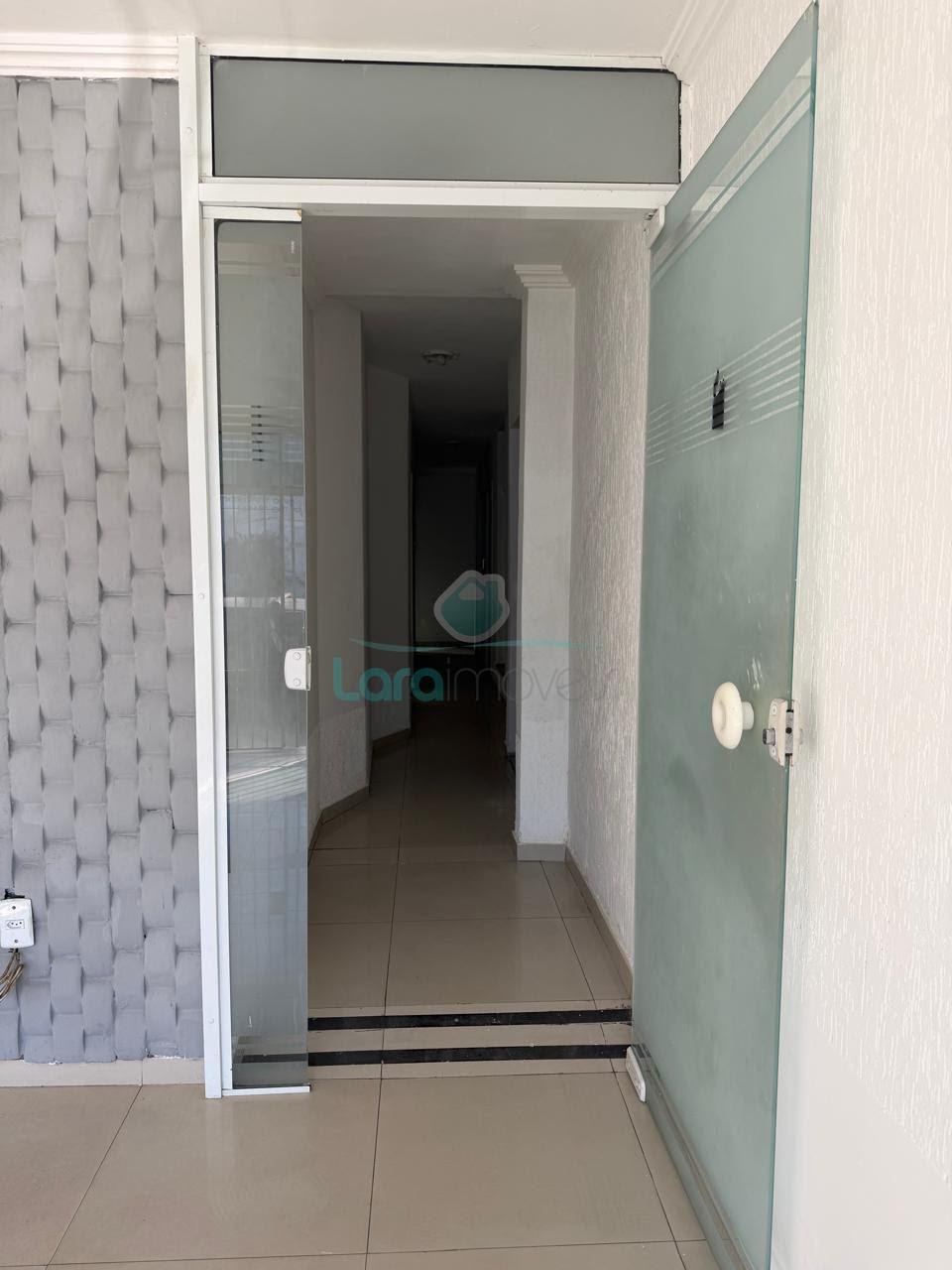 Comercial à venda com 2 banheiros e 101m² no Centro, Macaé (RJ) — foto 2 de 13