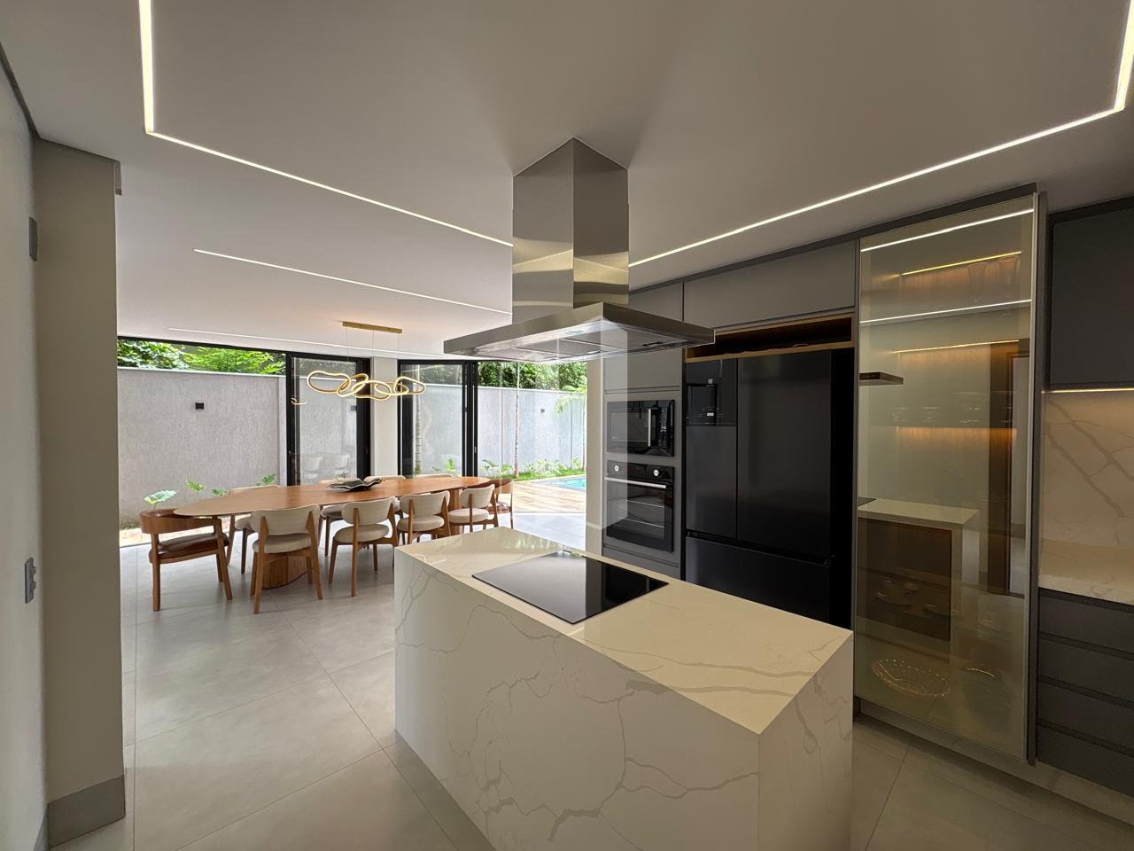 Casa à venda com 3 quartos, 3 suítes, 4 vagas e 286m² no Jardins Madri, Goiânia (GO) — foto 10 de 30
