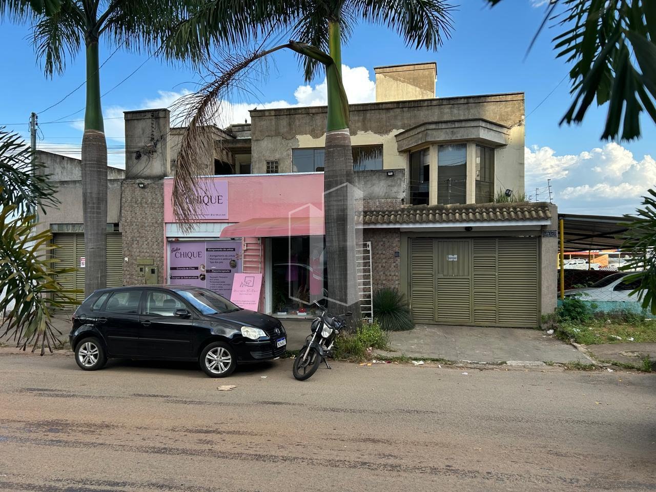 Casa à venda com 8 quartos, 6 banheiros, 4 vagas e 390m² no Vila São Tomaz, Aparecida de Goiânia — foto principal