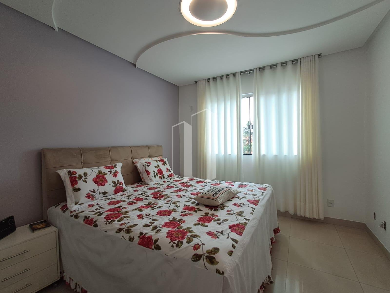 Casa à venda com 5 quartos, 4 suítes, 5 vagas e 370m² no Jardim Planalto, Goiânia (GO) — foto 28 de 30
