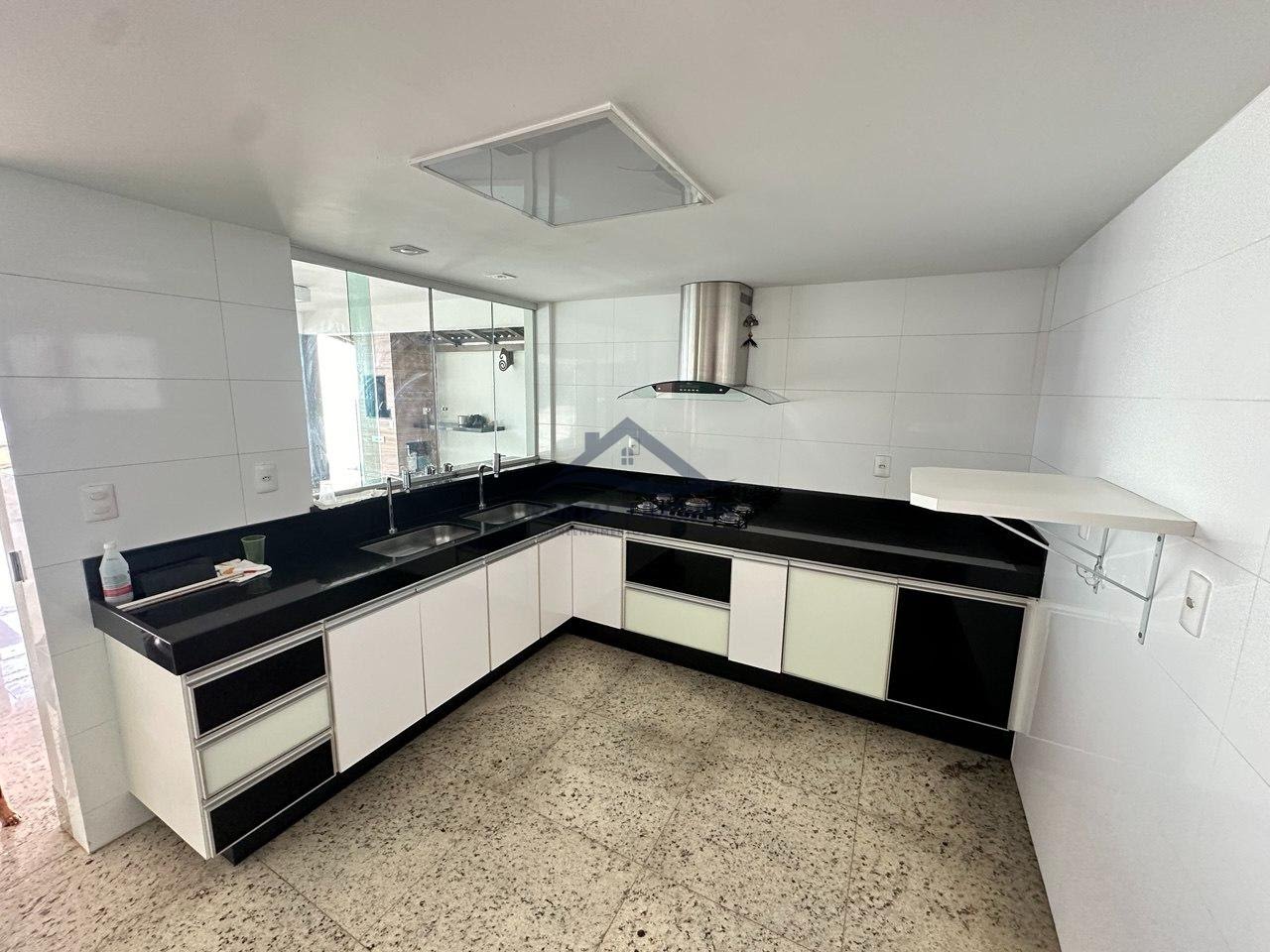 Casa à venda com 4 quartos, 2 suítes, 6 vagas e 290m² no Jardim Arizona, Sete Lagoas (MG) — foto 6 de 10