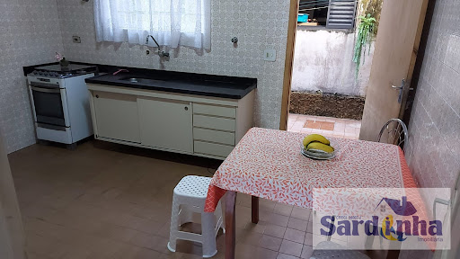 Sobrado em Jardim Bom Tempo - Taboão da Serra: 126m², 2 dormitórios, 1 banheiro por R$520.000