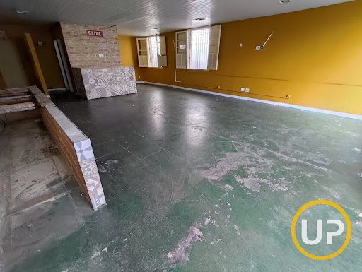 Casa Comercial - Frente Para a Rua