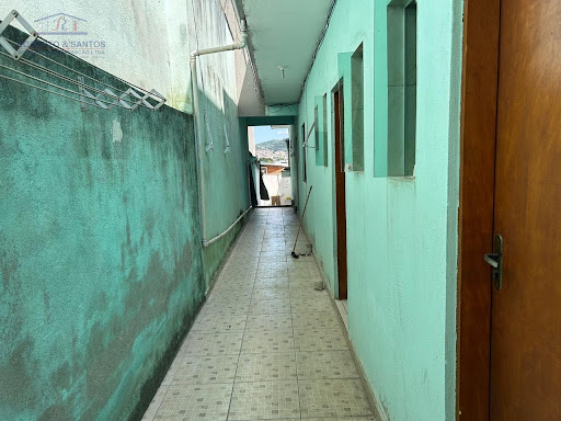Corredor da casa porta da direita