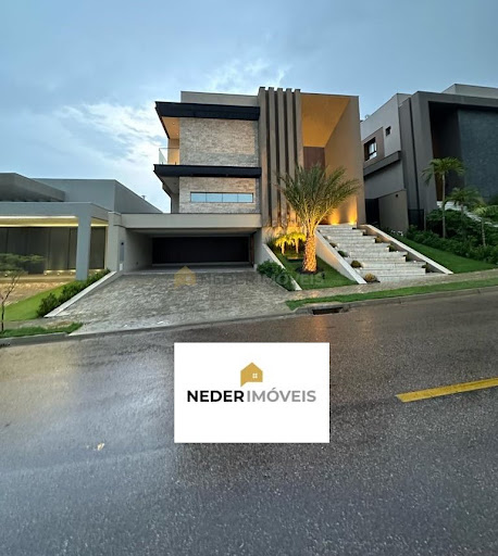 Triplex no Condomínio Villa Jardim  -  Cuiabá