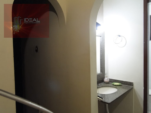Casa Triplex à venda na Avenida 28 de Março em Campos dos Goytacazes