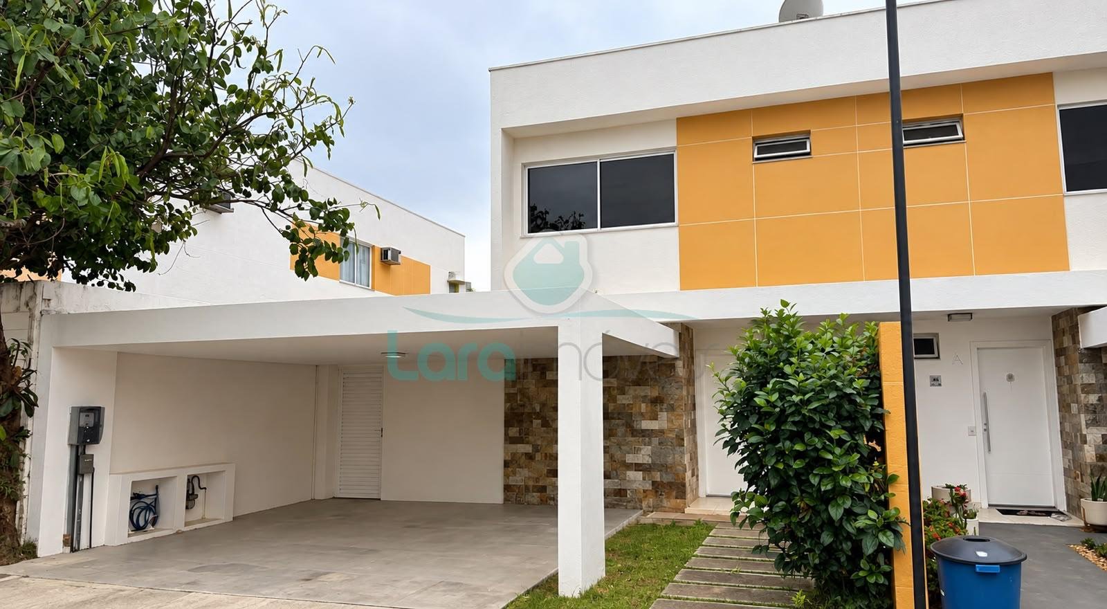 Casa à venda com 3 quartos, 2 banheiros e 2 vagas no Alphaville, Rio das Ostras — foto principal