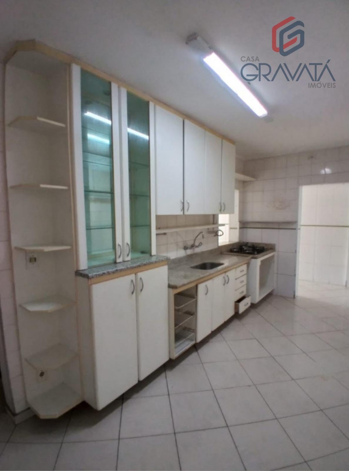 Casa à venda com 3 quartos, 2 suítes, 2 vagas e 225m² no Vila Luzita, Santo André (SP) — foto 8 de 23