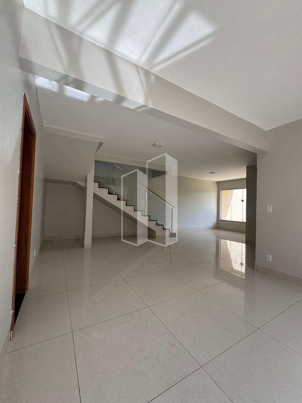 Casa à venda com 4 quartos, 2 suítes, 4 vagas e 260m² no Jardim América, Goiânia (GO) — foto 4 de 21