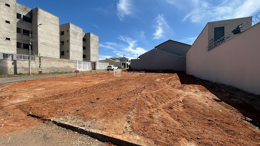 Lote / Terreno em Loteamento Residencial e Comercial Jardim Athenas  -  Catalão