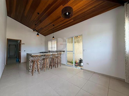 Casa com 2 dormitórios abaixo do valor de mercado!
