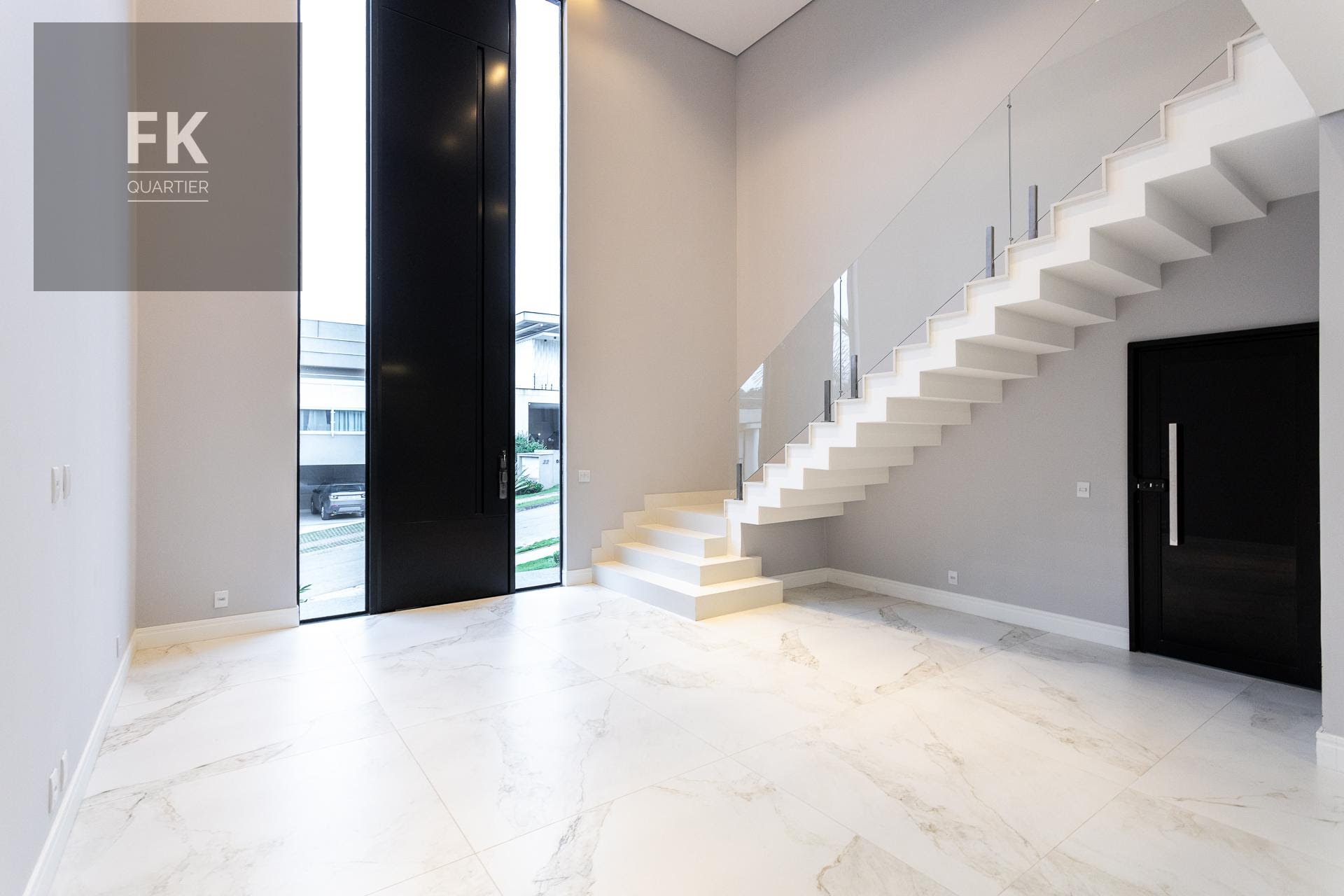 Casa à venda com 5 quartos, 5 suítes, 4 vagas e 392m² no Cidade Tamboré, Santana de Parnaíba (SP) — foto 5 de 30