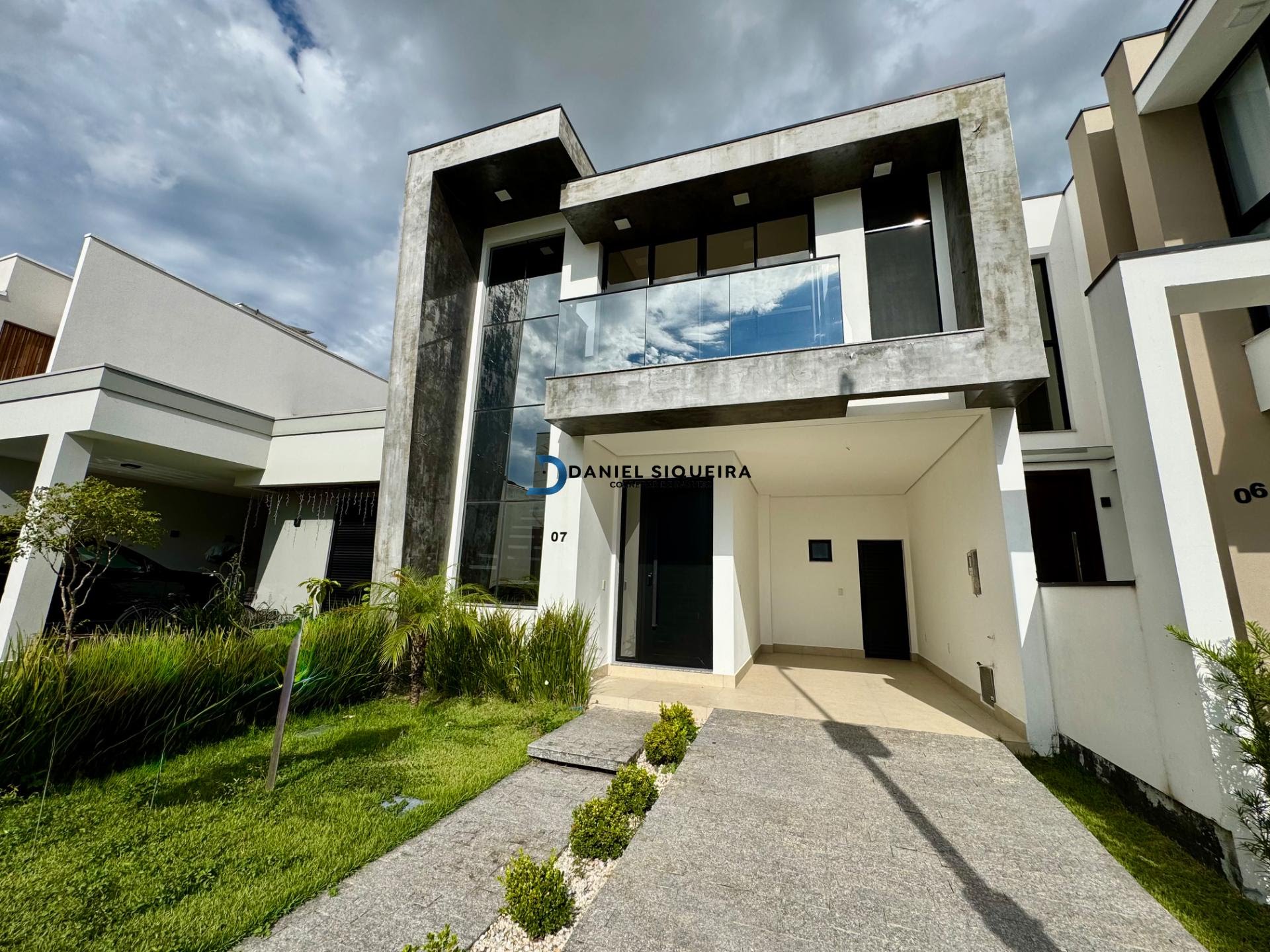 Casa à venda com 3 quartos, 2 banheiros, 2 vagas e 157m² no Bairro Deltaville, Biguaçu — foto principal