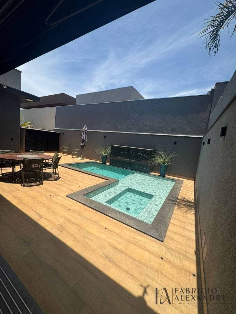 Casa à venda com 3 quartos, 3 suítes, 4 vagas e 270m² no Loteamento Recanto do Lago, São José do Rio Preto (SP) — foto 2 de 17