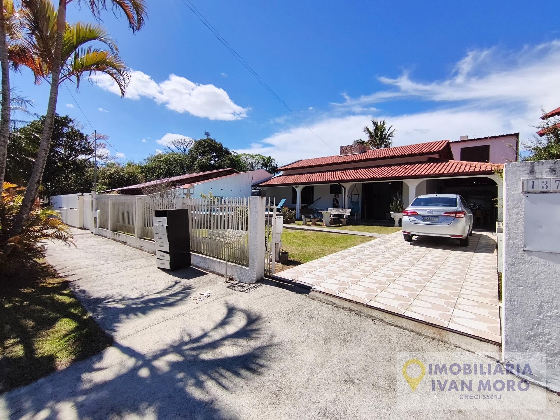 Casa para alugar com 3 quartos, 1 suíte e 3 vagas no Daniela, Florianópolis (SC) — foto 2 de 30