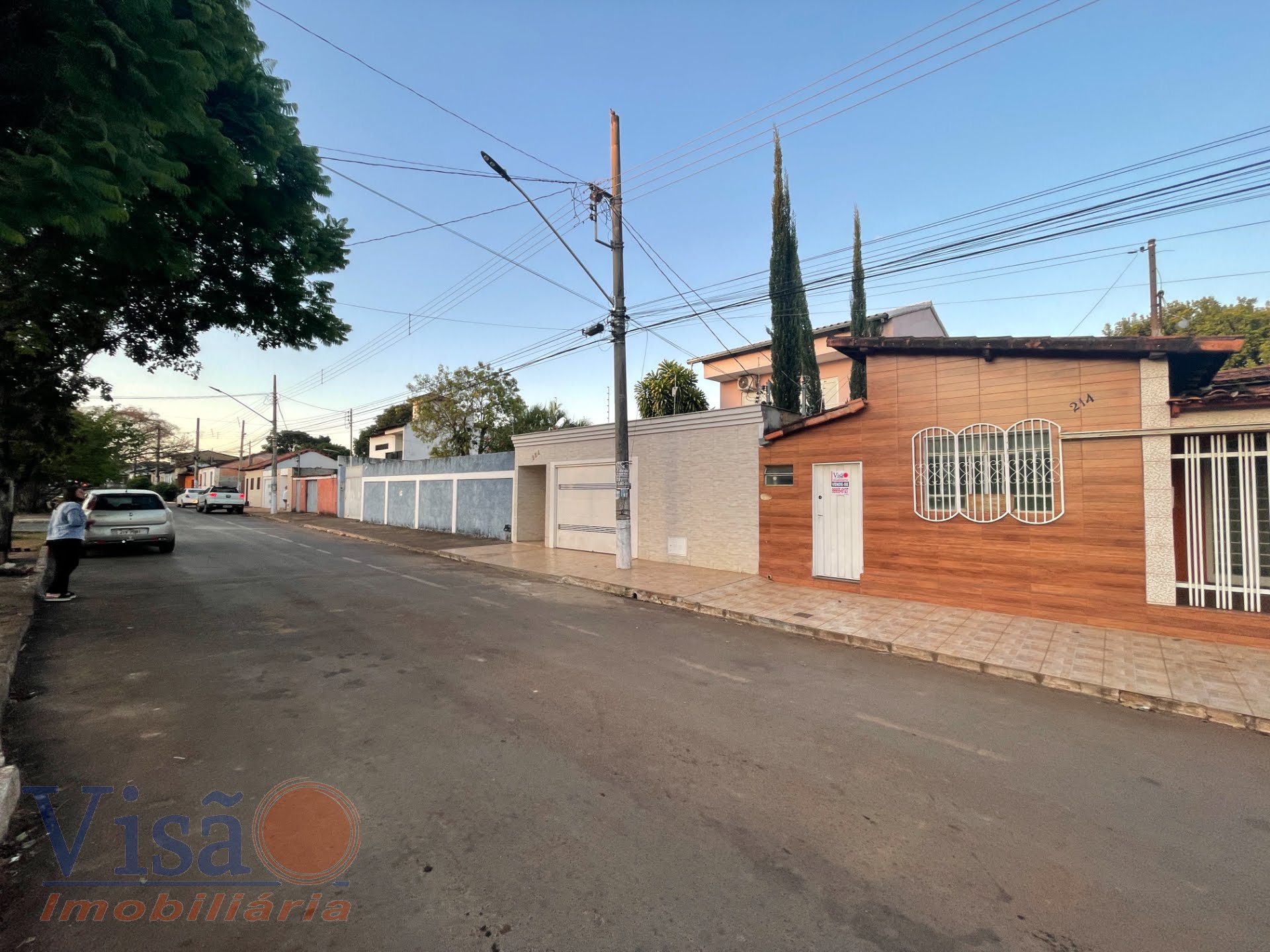 Casa à venda com 3 quartos, 2 banheiros, 1 vaga e 90m² no Santana, Paracatu (MG) — foto 2 de 3