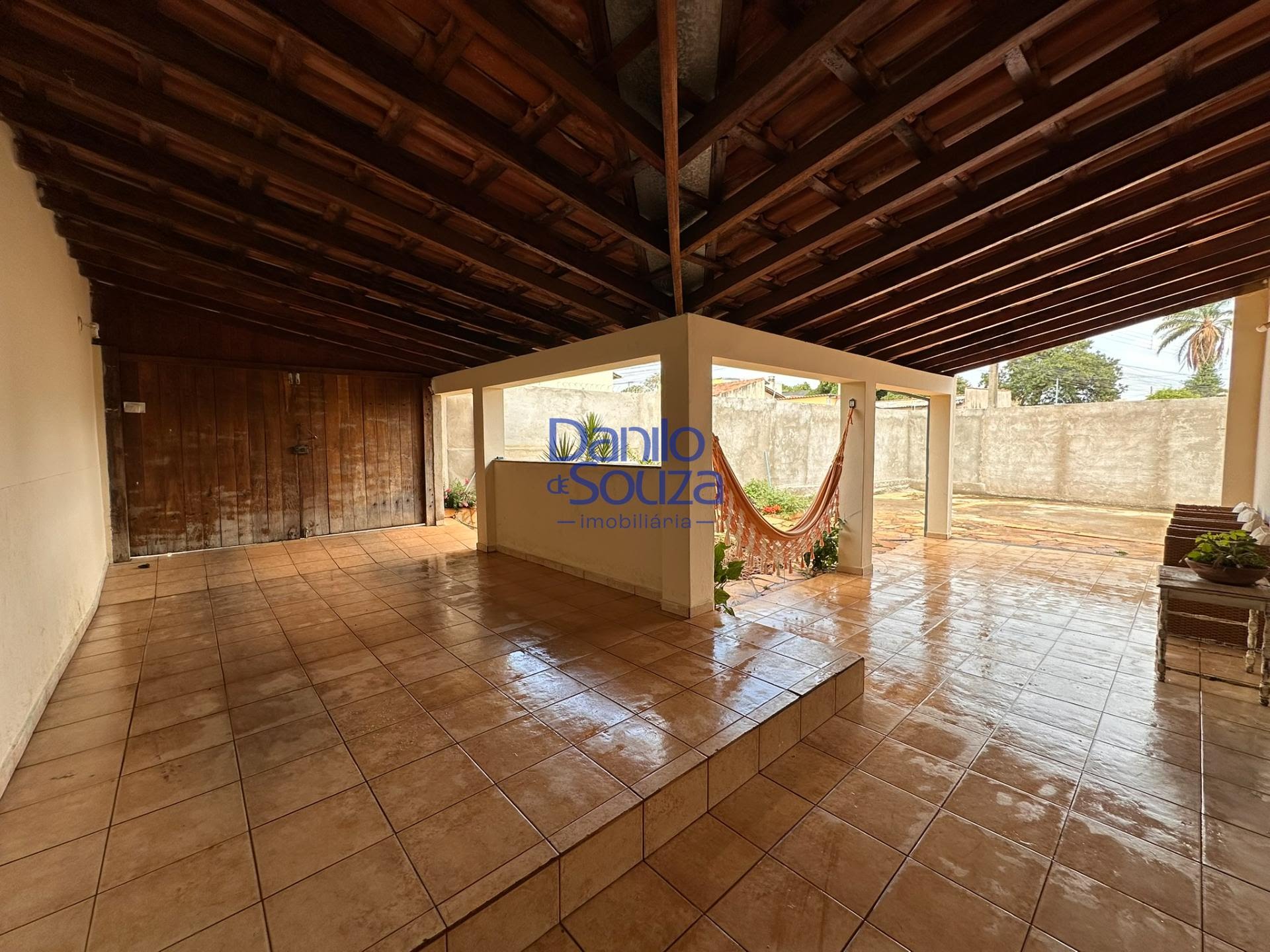 Casa à venda com 3 quartos, 2 banheiros e 354m² no Recanto das Mangueiras, Araxá — foto principal