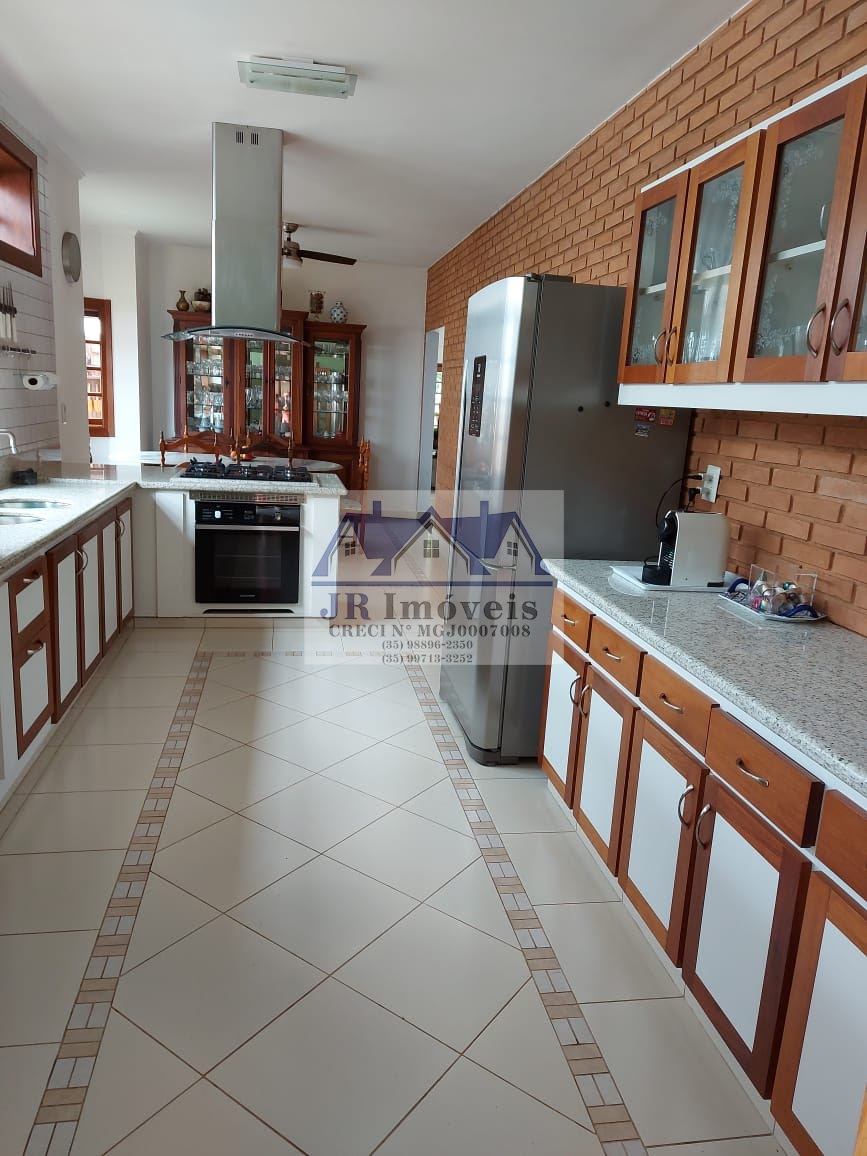 Casa à venda com 2 quartos, 3 suítes, 4 vagas e 1448m² no Centro, Itajubá (MG) — foto 15 de 30