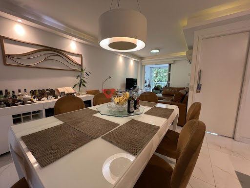 Venda de apartamento em Copacabana: 3 quartos e 2 vagas