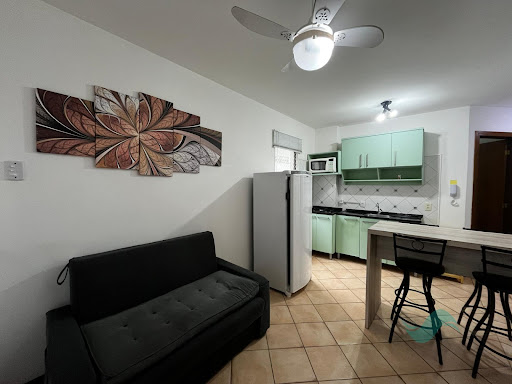 sala de estar com decorações 