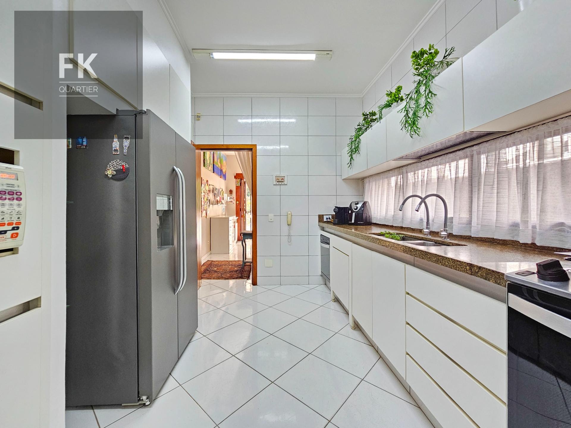 Casa à venda com 3 quartos, 3 suítes, 6 vagas e 350m² no Alphaville Residencial Dois, Barueri (SP) — foto 21 de 30