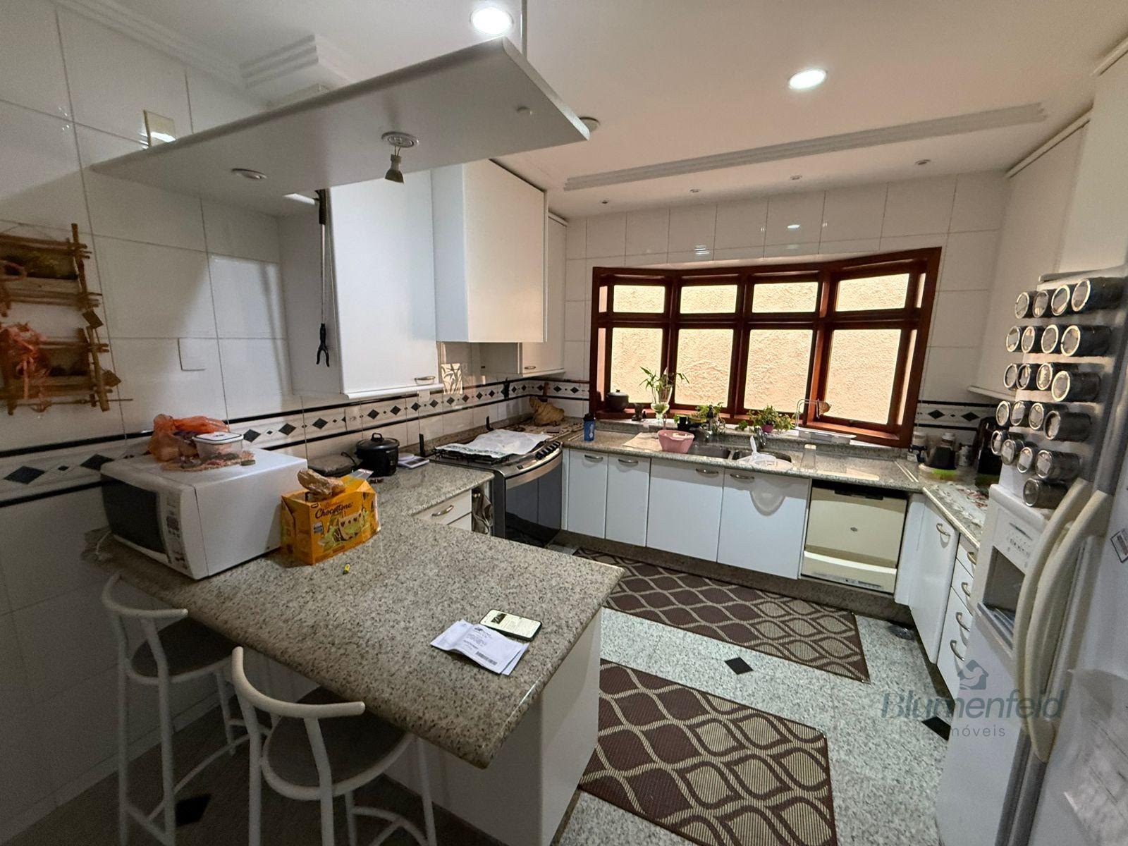 Casa à venda com 3 suítes, 4 vagas e 369m² no Condominio Arujazinho I II III, Arujá (SP) — foto 13 de 30