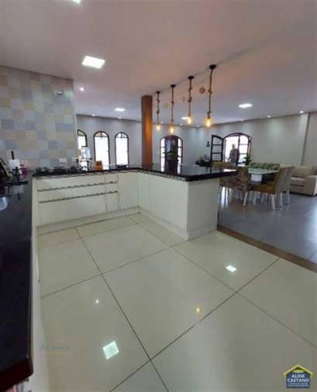 Casa à venda com 4 quartos, 3 suítes, 3 vagas e 259m² no Balneario Flórida, Praia Grande (SP) — foto 14 de 29