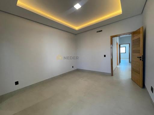 Casa à venda no módulo 05-  Juína