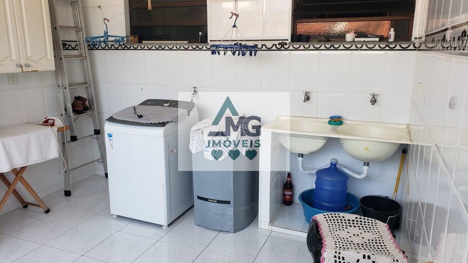 Casa à venda com 4 quartos, 1 suíte, 2 vagas e 419m² no Chácara das Rosas, Três Corações (MG) — foto 12 de 19