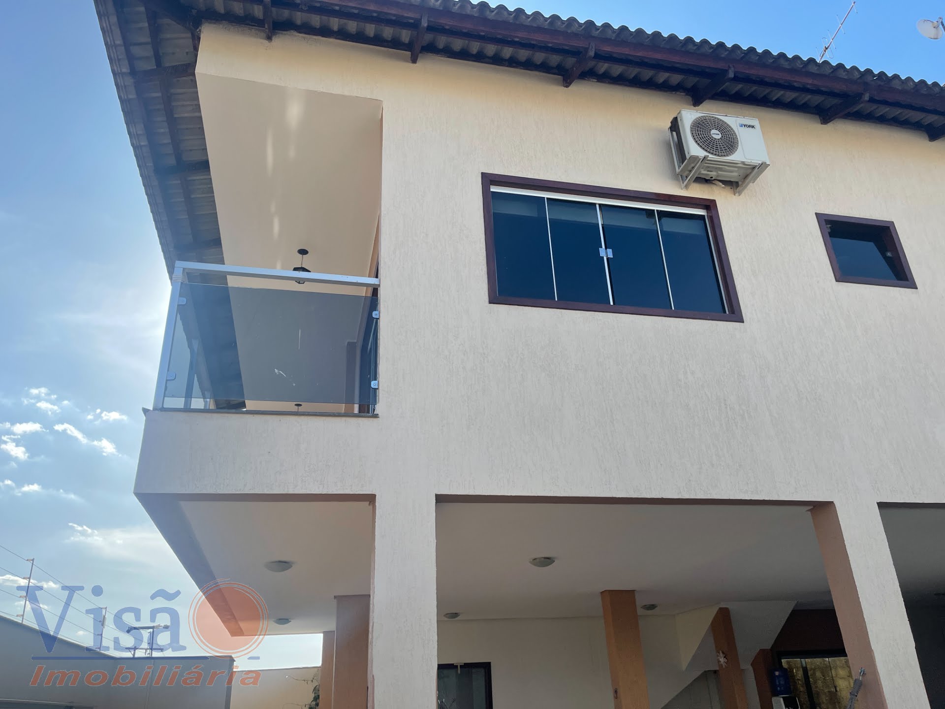 Casa à venda com 4 quartos, 3 vagas e 200m² no Santa Lucia, Paracatu — foto principal