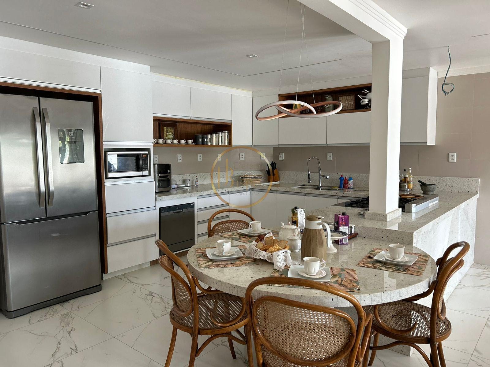 Casa à venda com 4 quartos, 4 suítes, 3 vagas e 390m² no Village 2, Porto Seguro (BA) — foto 6 de 24