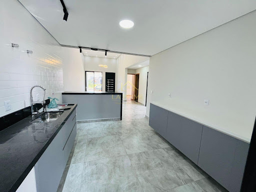 Casa em Condomínio no Jardim Eucaliptos em Sorocaba, 125m²,  03 dormitórios, 01 suíte , 01 vaga de garagem.