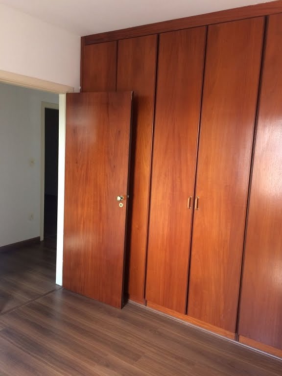 QUARTO 3 COM ARMÁRIOS