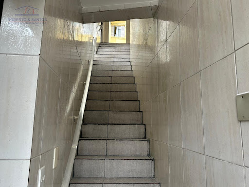 Escadas de acesso