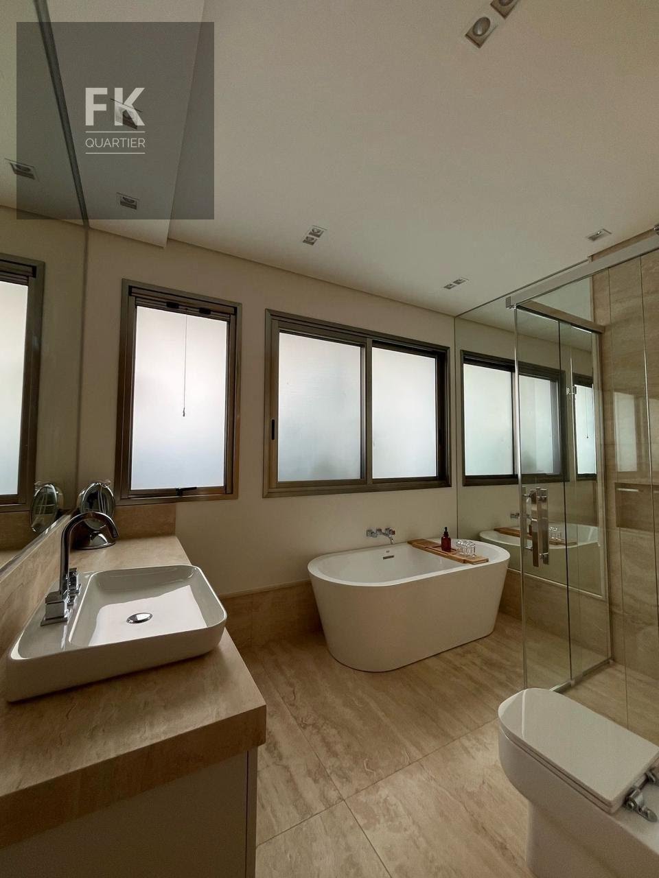 Casa à venda com 4 quartos, 4 suítes, 6 vagas e 575m² no Tamboré, Barueri (SP) — foto 18 de 25