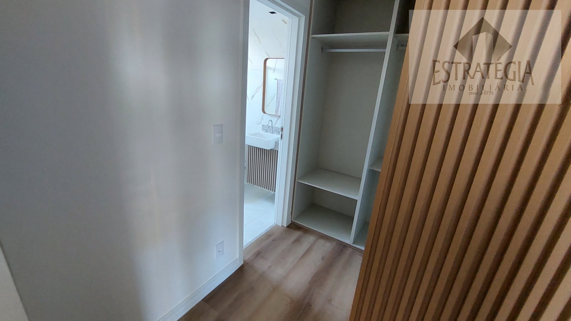 Casa à venda com 3 quartos, 3 suítes, 3 vagas e 240m² no Valparaíso, Petrópolis (RJ) — foto 19 de 25