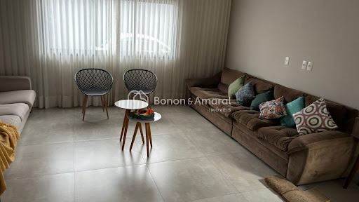 Casa, 3 quartos, 224 m² - Foto 1