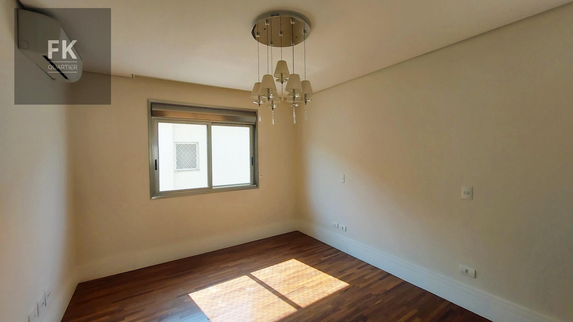Casa à venda com 4 quartos, 4 suítes, 5 vagas e 450m² no Tamboré, Barueri (SP) — foto 12 de 22