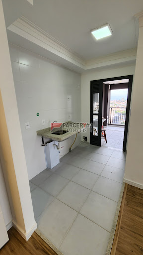 Sala comercial ou apartamento residencial metrô Guilhermina