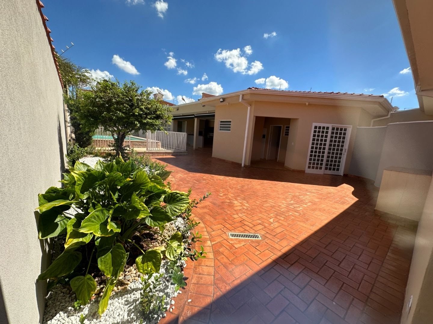 Casa à venda com 5 quartos, 3 suítes, 5 vagas e 324m² no Vila Tibério, Ribeirão Preto (SP) — foto 3 de 30