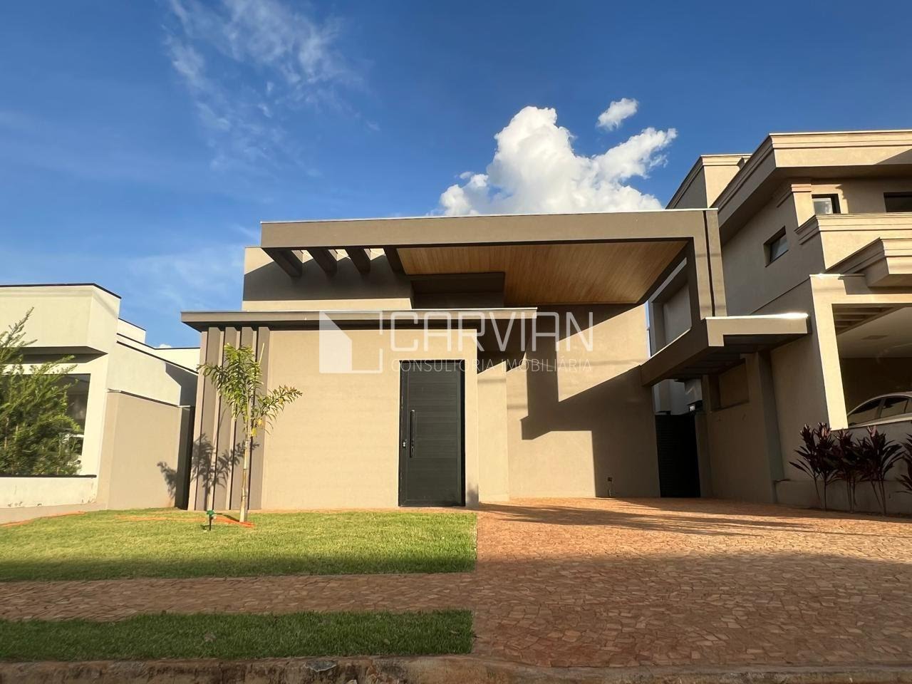 Casa à venda com 3 quartos, 3 suítes e 300m² no Bomfim Paulista, Ribeirão Preto (SP) — foto 3 de 25