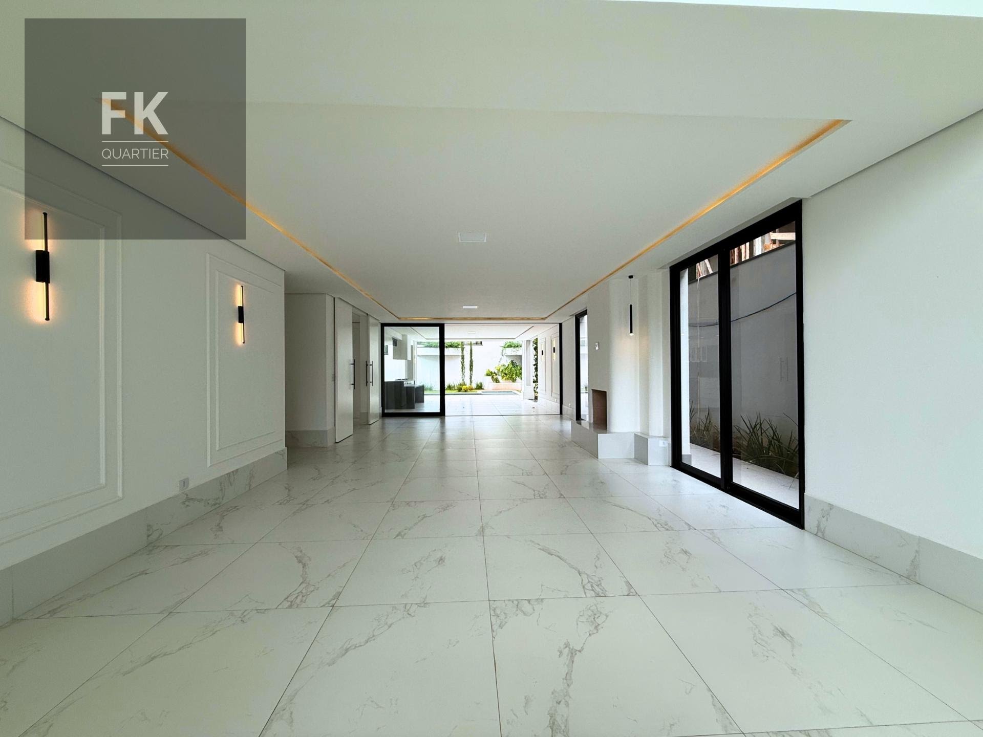 Casa à venda com 5 quartos, 5 suítes, 6 vagas e 422m² no Cidade Tamboré, Santana de Parnaíba (SP) — foto 3 de 30