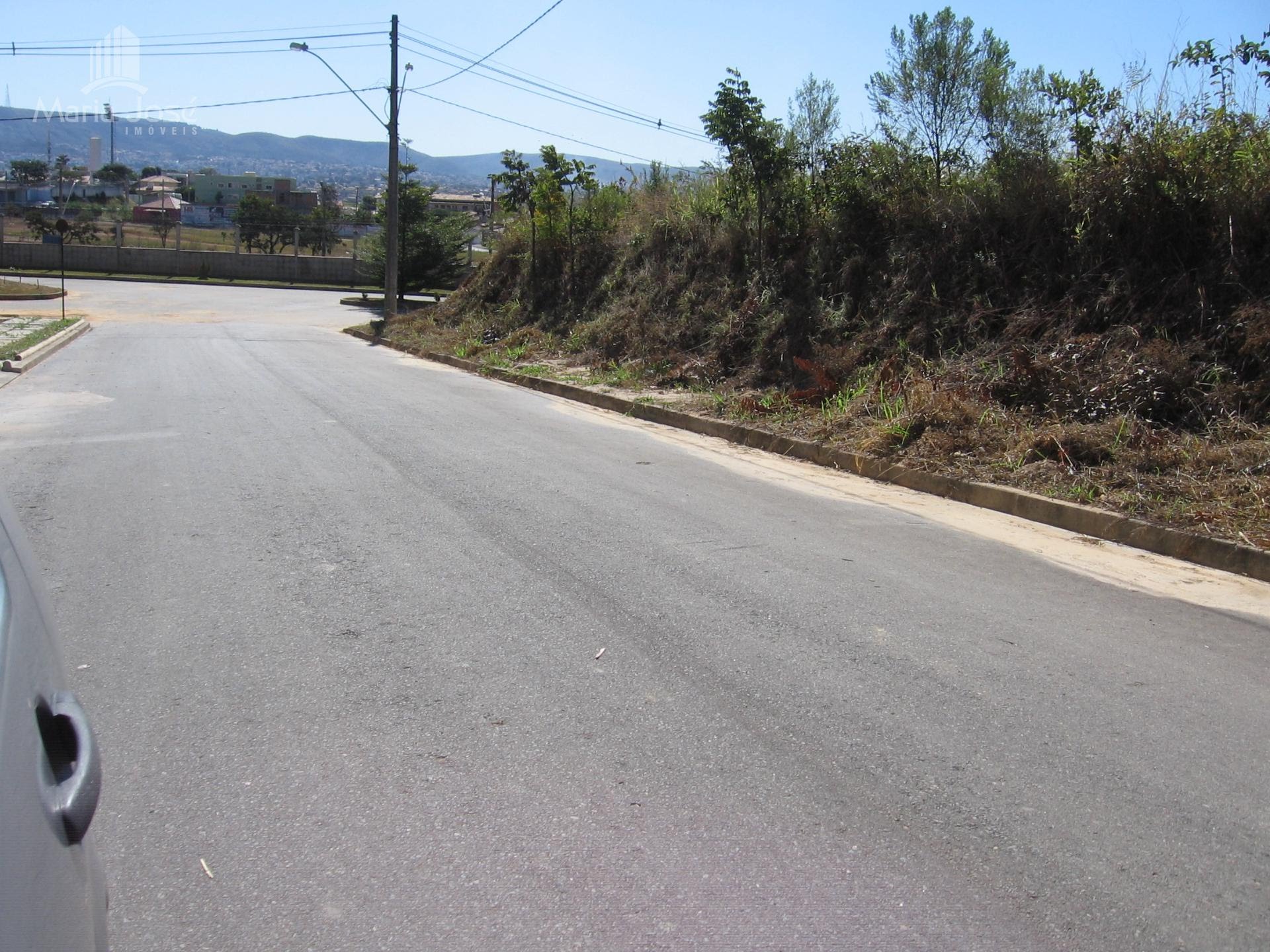 Terreno à venda com 360m² de terreno no Condomínio Parque das Nogueiras, Sete Lagoas (MG) — foto 12 de 13