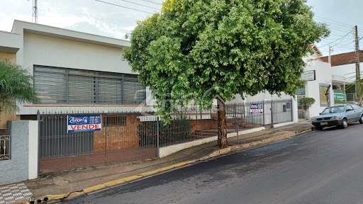 Casa em Centro  -  Adamantina