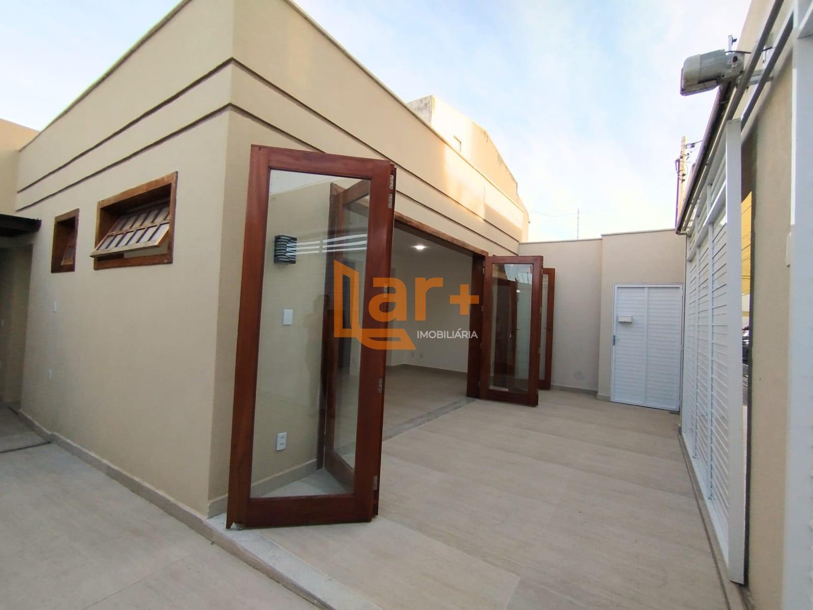 Casa à venda com 3 quartos, 2 suítes, 4 vagas e 370m² no Atalaia, Aracaju (SE) — foto 18 de 19