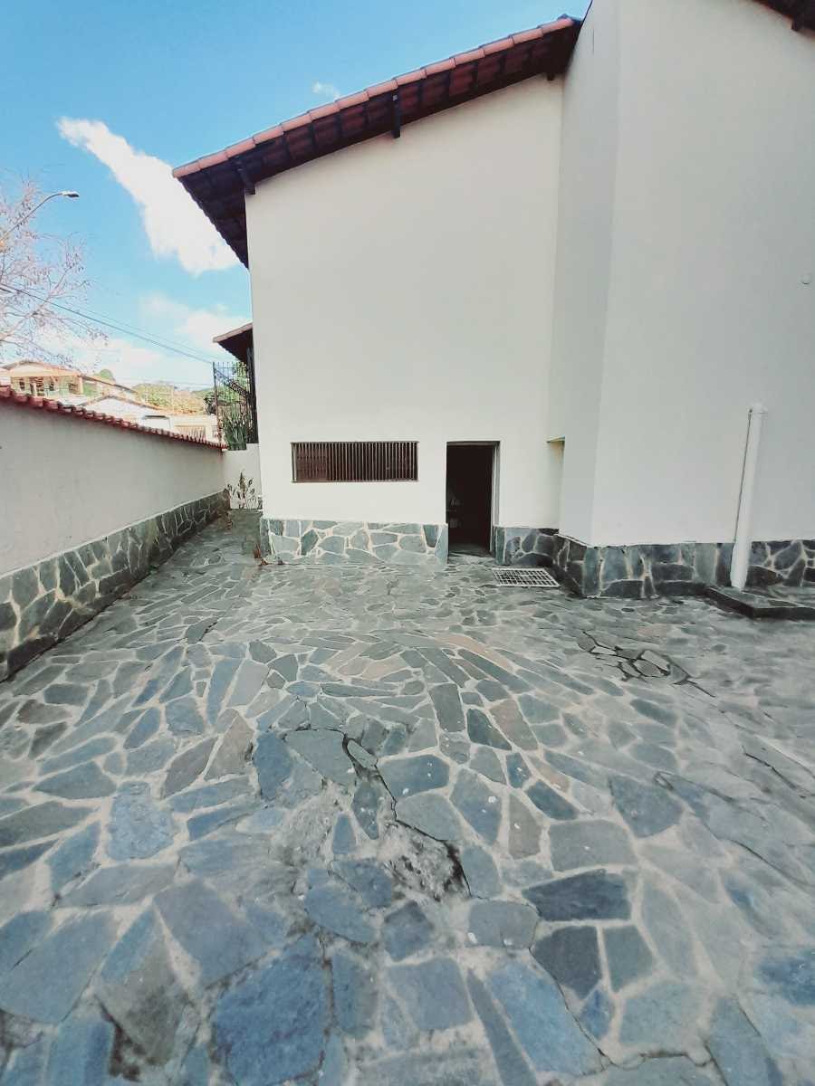 Casa à venda com 4 quartos, 1 suíte, 4 vagas e 270m² no São Geraldo, Santa Luzia (MG) — foto 14 de 27