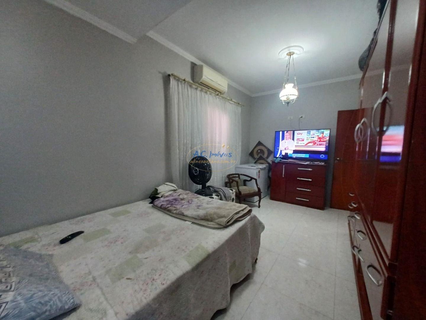 Casa à venda com 3 quartos, 2 suítes, 2 vagas e 174m² no Vila Tupi, Praia Grande (SP) — foto 21 de 30