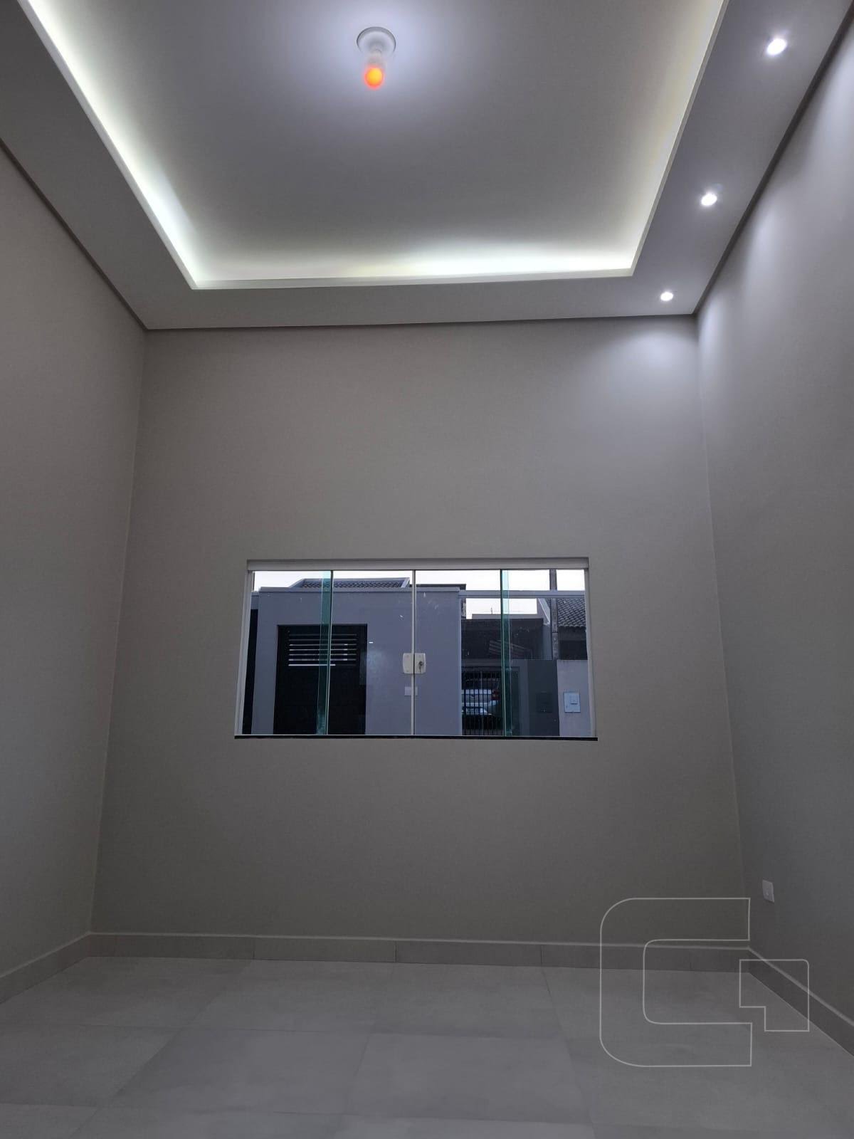 Casa à venda com 3 quartos, 1 suíte e 375m² no Jardim Catuai, Apucarana (PR) — foto 2 de 11